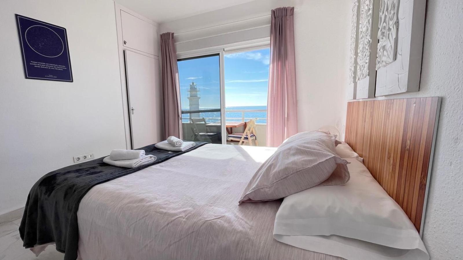 Primera Linea De Playa En Costa Apartament